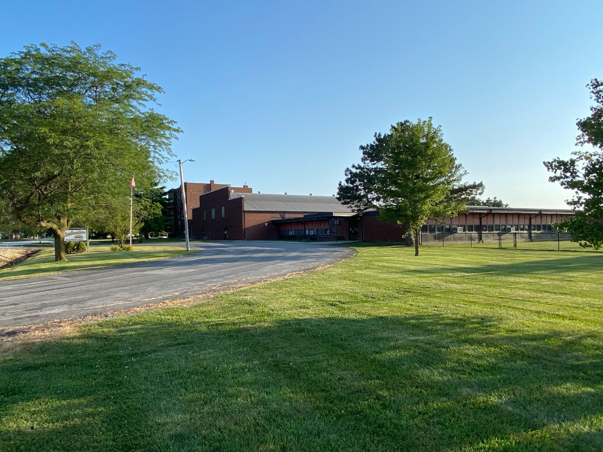 Elementary School building 